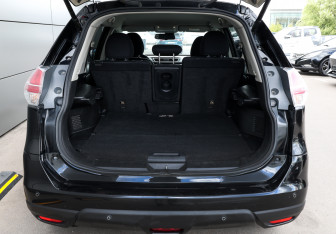 Подержанный автомобиль Nissan X-Trail 2016 года (9 фото)