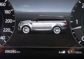 Подержанный автомобиль Land Rover Range Rover Sport 2019 года (21 фото)