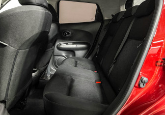 Подержанный автомобиль Nissan Juke 2012 года (10 фото)