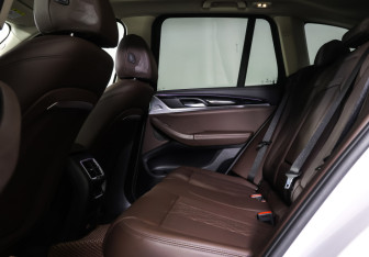 Подержанный автомобиль BMW X3 2021 года (11 фото)