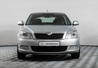 Подержанный автомобиль Skoda Octavia Liftback 2012 года (2 фото)
