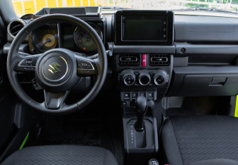 Подержанный автомобиль Suzuki Jimny 2019 года (8 фото)