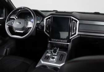 Подержанный автомобиль JAC T9 2024 года (12 фото)