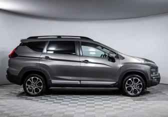 Подержанный автомобиль Mitsubishi Xpander 2023 года (4 фото)