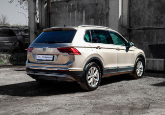 Подержанный автомобиль Volkswagen Tiguan 2018 года (4 фото)