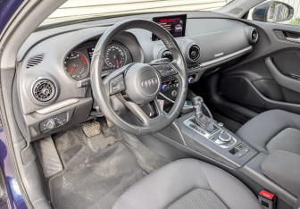 Подержанный автомобиль Audi A3 Sedan 2017 года (15 фото)