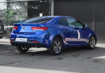 Подержанный автомобиль Kia Cerato Coupe 2010 года (4 фото)
