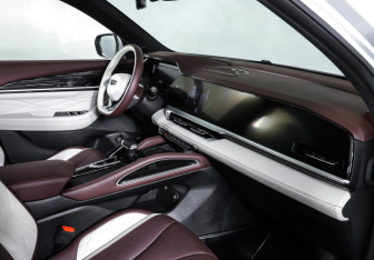 Подержанный автомобиль Geely Monjaro 2024 года (11 фото)