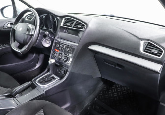 Подержанный автомобиль Citroen C4 Sedan 2014 года (5 фото)