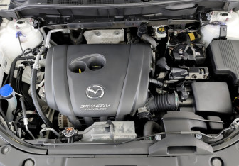 Подержанный автомобиль Mazda CX-5 2017 года (10 фото)