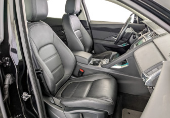 Подержанный автомобиль Jaguar E-Pace 2018 года (24 фото)