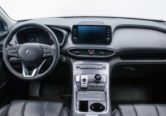 Подержанный автомобиль Hyundai Santa Fe 2021 года (13 фото)