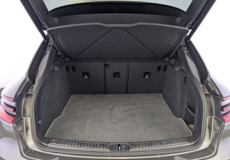 Подержанный автомобиль Porsche Macan 2014 года (10 фото)