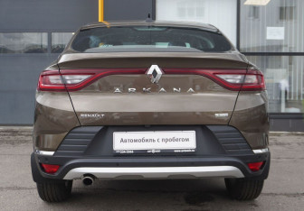 Подержанный автомобиль Renault Arkana 2019 года (6 фото)