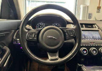 Подержанный автомобиль Jaguar E-Pace 2018 года (14 фото)