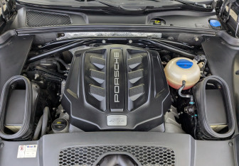 Подержанный автомобиль Porsche Macan 2014 года (12 фото)