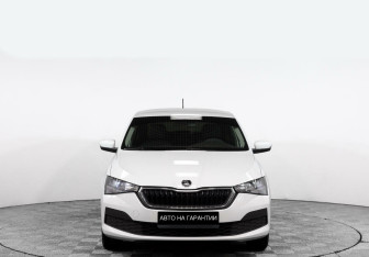 Подержанный автомобиль Skoda Rapid Liftback 2020 года (2 фото)