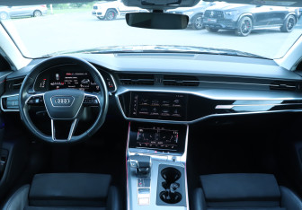 Подержанный автомобиль Audi A6 Sedan 2021 года (12 фото)