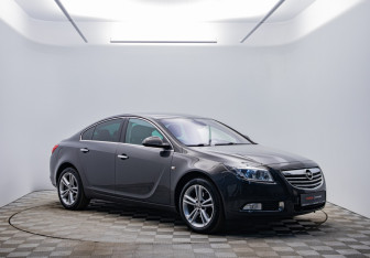 Подержанный автомобиль Opel Insignia Sedan 2013 года (3 фото)