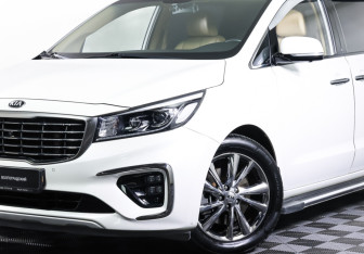 Подержанный автомобиль Kia Carnival 2019 года (28 фото)
