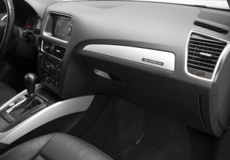 Подержанный автомобиль Audi Q5 2011 года (30 фото)