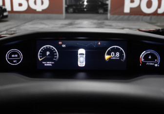 Подержанный автомобиль Changan UNI-V 2023 года (11 фото)