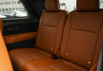 Подержанный автомобиль LiXiang L9 2023 года (17 фото)