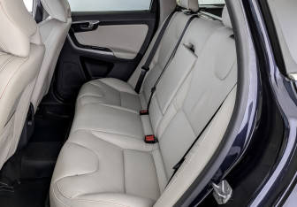 Подержанный автомобиль Volvo XC60 2016 года (12 фото)