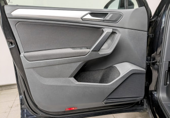 Подержанный автомобиль Volkswagen Tiguan 2019 года (20 фото)