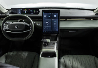 Подержанный автомобиль Changan Lamore 2023 года (12 фото)