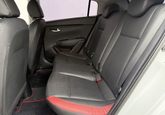 Подержанный автомобиль Kia Rio Hatchback 2019 года (11 фото)