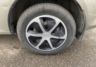 Подержанный автомобиль Renault Logan Sedan 2010 года (12 фото)