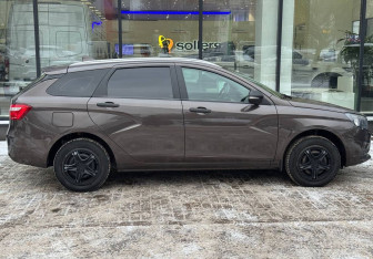 Подержанный автомобиль LADA (ВАЗ) Vesta Wagon 2021 года (4 фото)