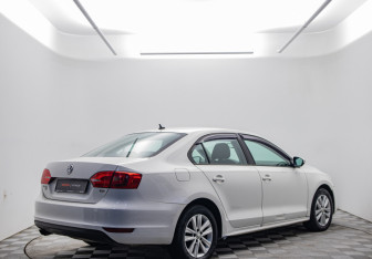 Подержанный автомобиль Volkswagen Jetta Sedan 2014 года (5 фото)