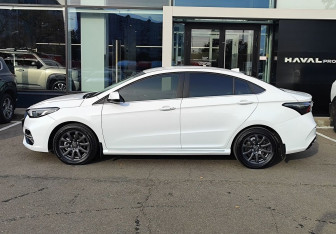 Подержанный автомобиль Omoda S5 2024 года (8 фото)