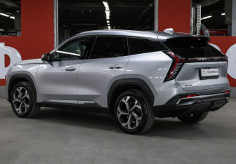 Подержанный автомобиль Geely Atlas 2024 года (7 фото)