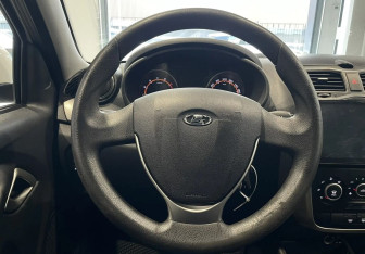 Подержанный автомобиль LADA (ВАЗ) Granta Hatchback 2018 года (14 фото)