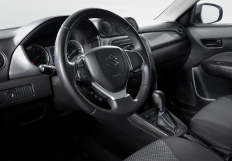 Подержанный автомобиль Suzuki Vitara 2018 года (14 фото)