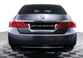 Подержанный автомобиль Honda Accord Sedan 2013 года (6 фото)