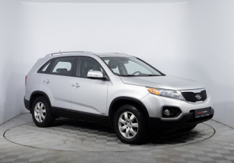 Подержанный автомобиль Kia Sorento 2011 года (3 фото)