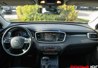 Подержанный автомобиль Kia Sorento 2019 года (9 фото)