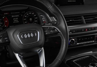 Подержанный автомобиль Audi Q7 2019 года (12 фото)