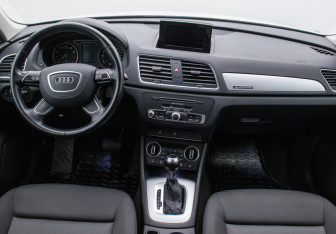 Подержанный автомобиль Audi Q3 2016 года (13 фото)