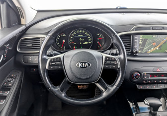 Подержанный автомобиль Kia Sorento 2019 года (23 фото)