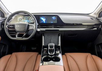Подержанный автомобиль Omoda C5 2023 года (14 фото)