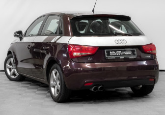 Подержанный автомобиль Audi A1 2012 года (7 фото)