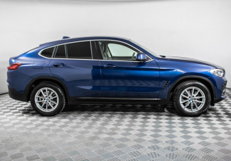 Подержанный автомобиль BMW X4 2019 года (4 фото)