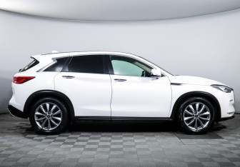 Подержанный автомобиль Infiniti QX50 2019 года (4 фото)