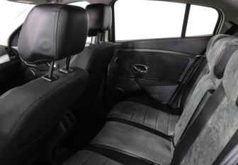 Подержанный автомобиль Renault Megane Hatchback 2012 года (12 фото)