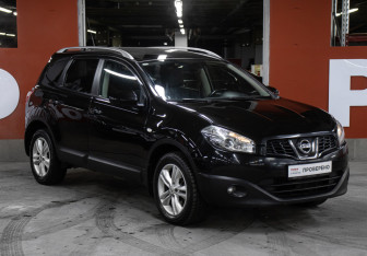Подержанный автомобиль Nissan Qashqai+2 2011 года (3 фото)